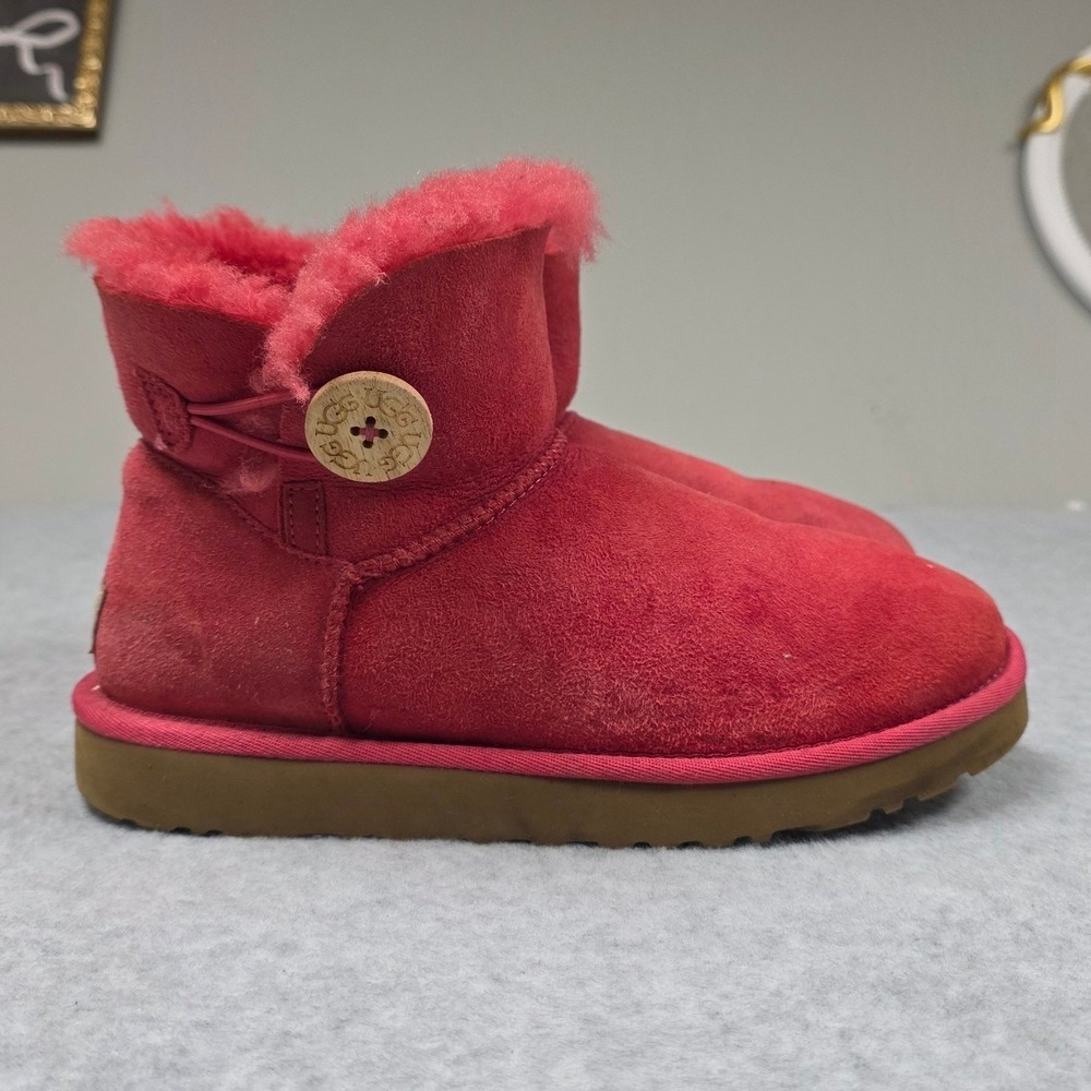UGG‎ Australia Sheepskin Mini Bailey Button Boots Woman 7 Pink Shearling Winter